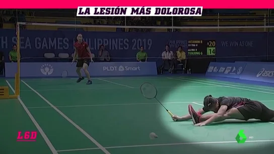 Se rompe en pleno partido de badminton: Una jugadora indonesia trató de salvar una bola pero su cuerpo no aguantantó Se rompe en pleno partido de badminton: Una jugadora indonesia trató de salvar una bola pero su cuerpo no aguantantó