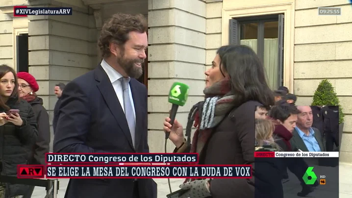 La escena de 'rebajas' entre Vox y Cs por los sitios en el Congreso: "No forcejearía con nuestros diputados, están fornidos"