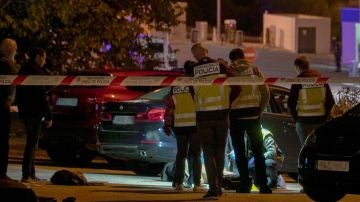 La Policía investigando lo ocurrido en el aparcamiento de Marbella