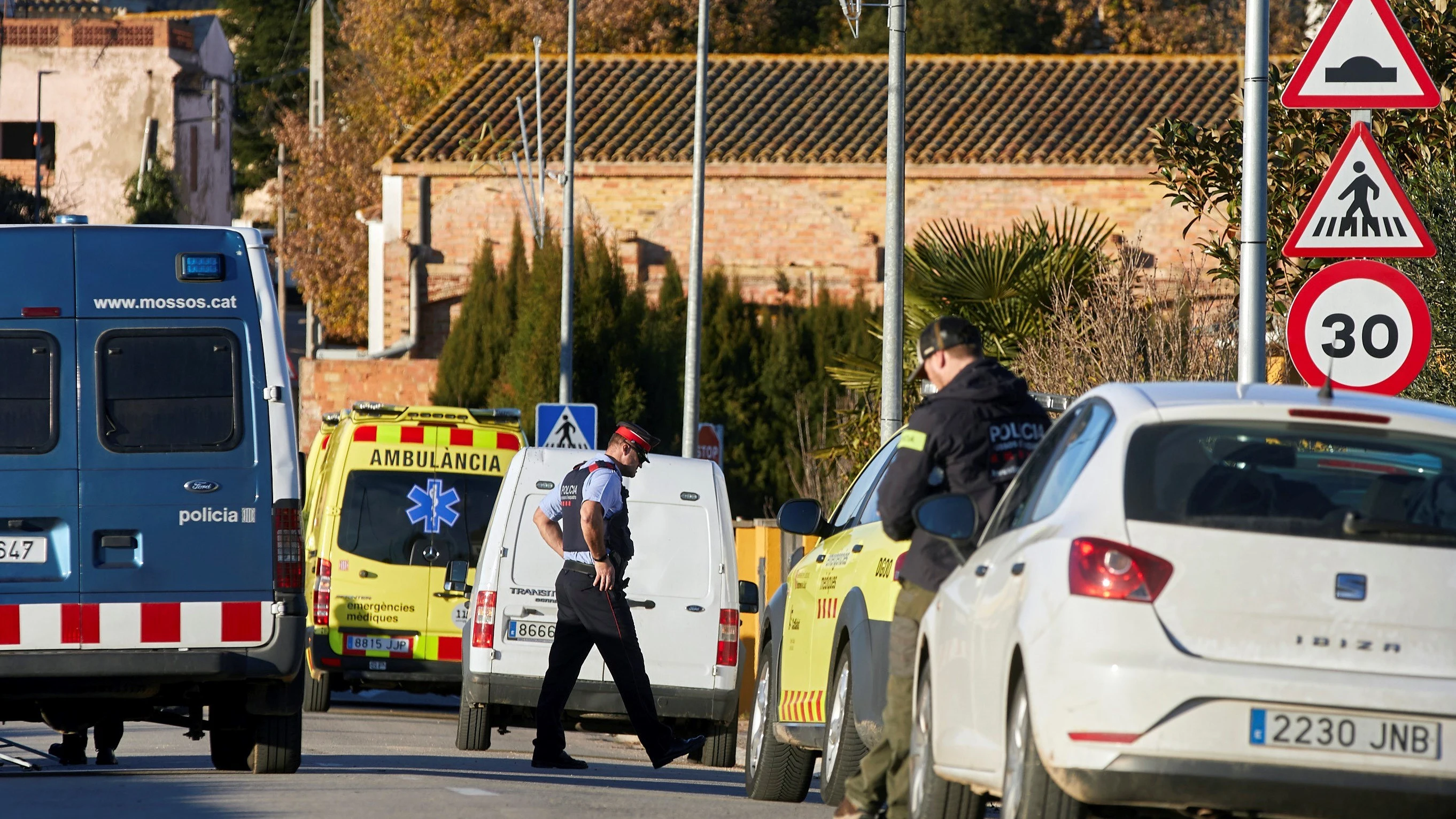  Los Mossos d'Esquadra investigan la muerte violenta de dos niñas, de 5 y 6 años de edad, en su domicilio de Vilobí d'Onyar 