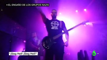 Imagénes del concierto neonazi en la sala Caracol: los saludos hitlerianos y las camisetas con esvásticas que se vieron