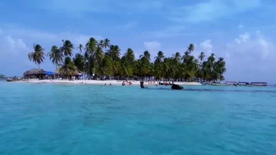 Vivir siendo un refugiado climático, o cómo estamos destruyendo los paraísos que aún existen en el mundo Vivir siendo un refugiado climático, o cómo estamos destruyendo los paraísos que aún existen en el mundo