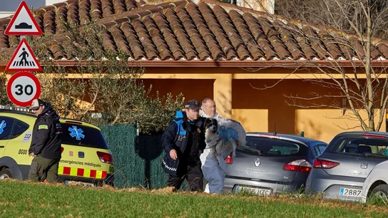 Los Mossos d'Esquadra investigan la muerte violenta de dos niñas, de 5 y 6 años de edad, en su domicilio de Vilobí d'Onyar Los Mossos d'Esquadra investigan la muerte violenta de dos niñas, de 5 y 6 años de edad, en su domicilio de Vilobí d'Onyar