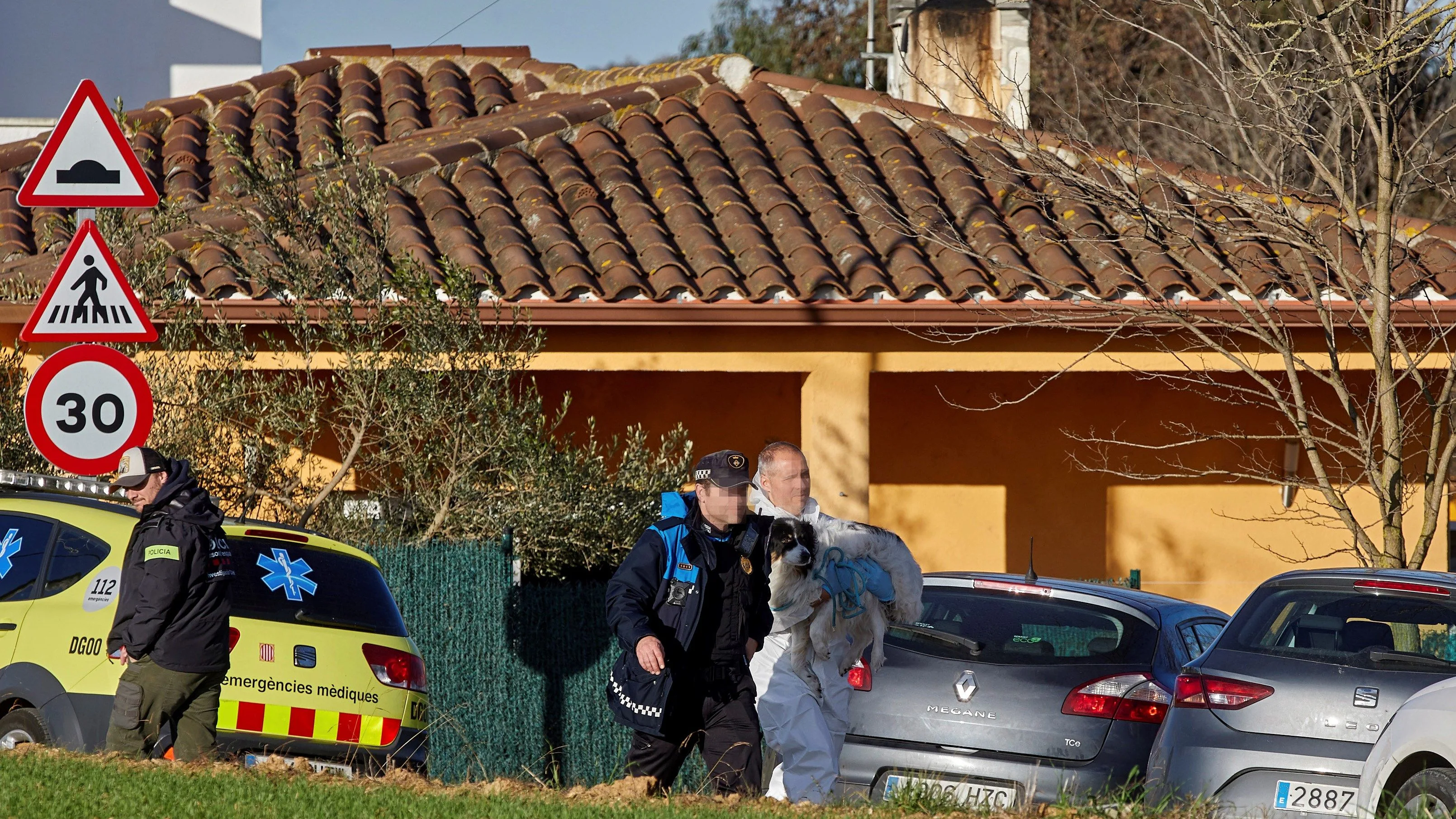 Los Mossos d'Esquadra investigan la muerte violenta de dos niñas, de 5 y 6 años de edad, en su domicilio de Vilobí d'Onyar 