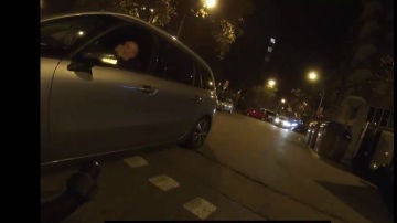 Un conductor se 'enfrenta' a un ciclista en Barcelona