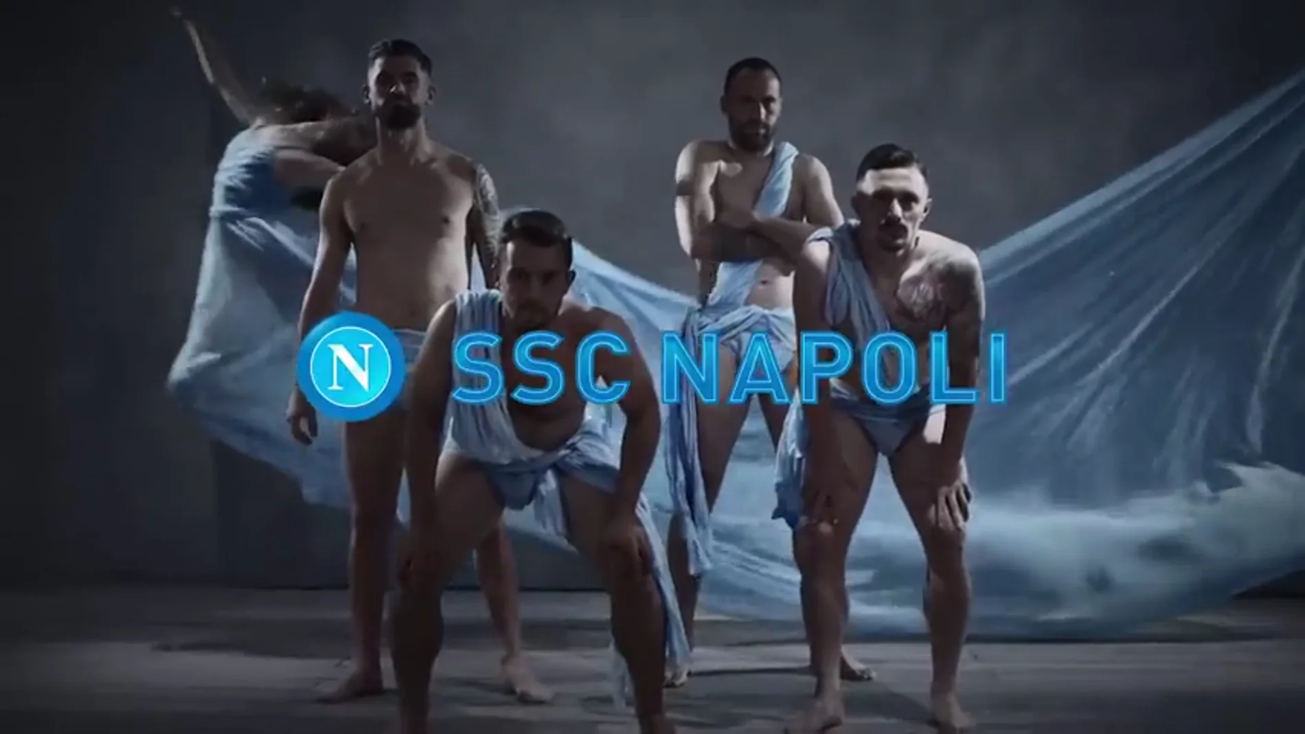 El inquietante vídeo viral del Nápoles para su nuevo calendario: atención a la peculiar performance