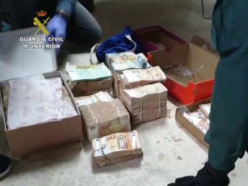 Detienen a 'El Señor del Puerto', uno de los "referentes" del narcotráfico en Algeciras Detienen a 'El Señor del Puerto', uno de los "referentes" del narcotráfico en Algeciras