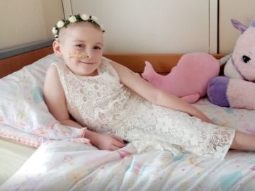 A la pequeña Darcy le confundieron su enfermedad con dolores de crecimiento A la pequeña Darcy le confundieron su enfermedad con dolores de crecimiento
