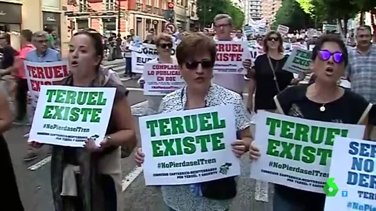 La eterna lucha de 'Teruel Existe', o cómo una movilización ciudadana logró irrumpir en la política 20 años después La eterna lucha de 'Teruel Existe', o cómo una movilización ciudadana logró irrumpir en la política 20 años después