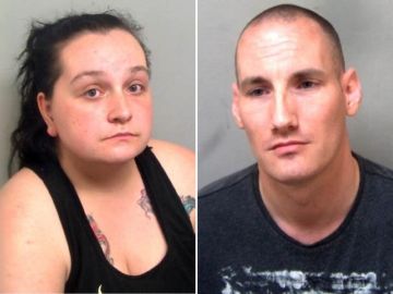Jessica Fry y Mark Gable, detenidos por grabar vídeos abusando sexualmente de menores. Jessica Fry y Mark Gable, detenidos por grabar vídeos abusando sexualmente de menores.