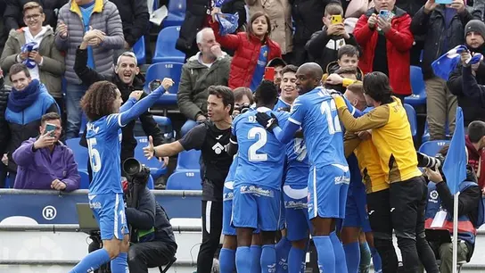 El Getafe celebra uno de sus goles ante el Valladolid El Getafe celebra uno de sus goles ante el Valladolid