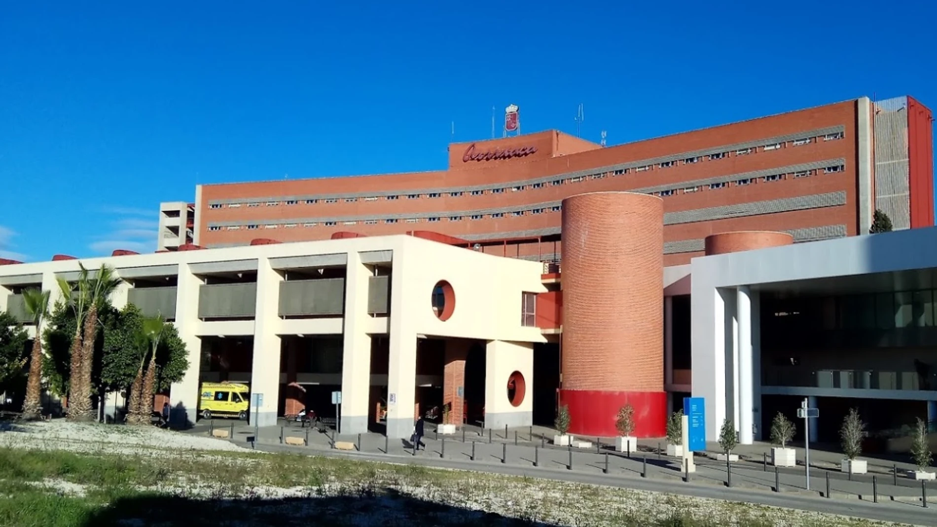 Imagen de la fachada del Hospital Clínico Universitario Virgen de la Arrixaca.