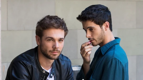 Los actores Carlos Cuevas y David Solans, en una imagen promocional de 'Merlí: Sapere Aude' El spin-off de la serie creada por Héctor Lozano está disponible en Movistar+