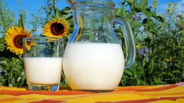 Imagen de archivo de leche Imagen de archivo de leche
