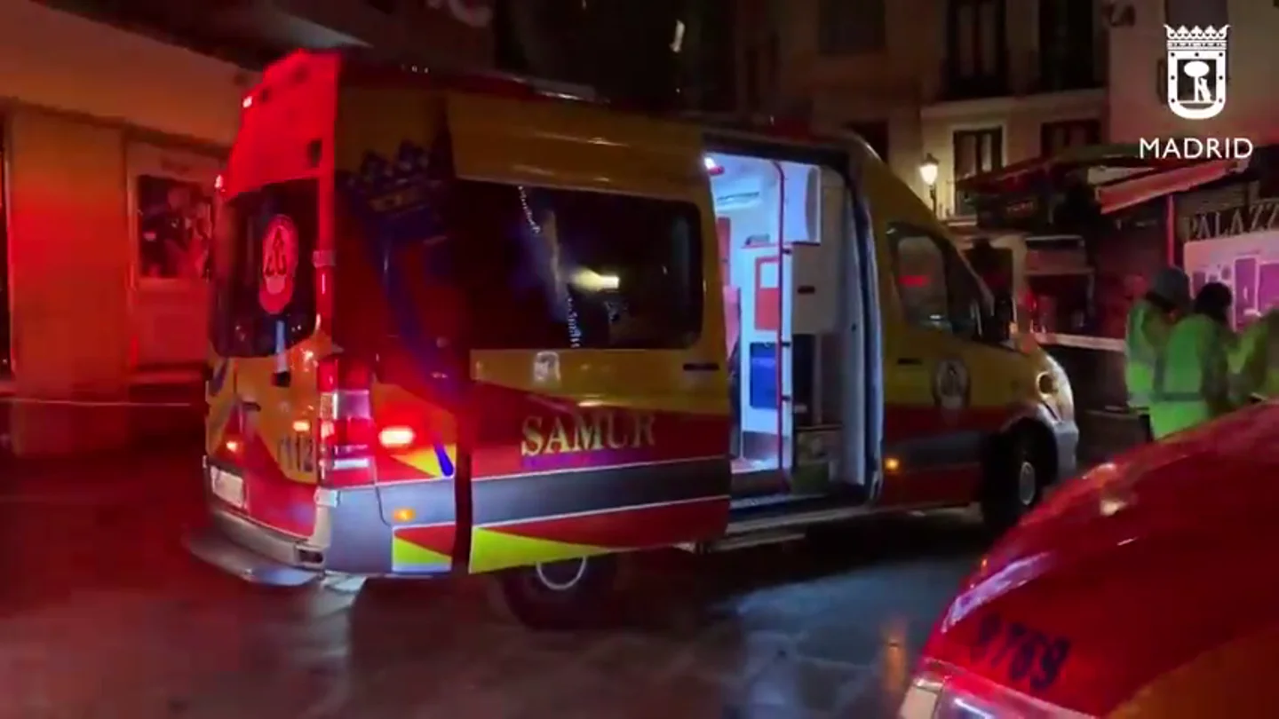 Muere un hombre atropellado por un camión de la limpieza en el centro de Madrid Muere un hombre atropellado por un camión de la limpieza en el centro de Madrid