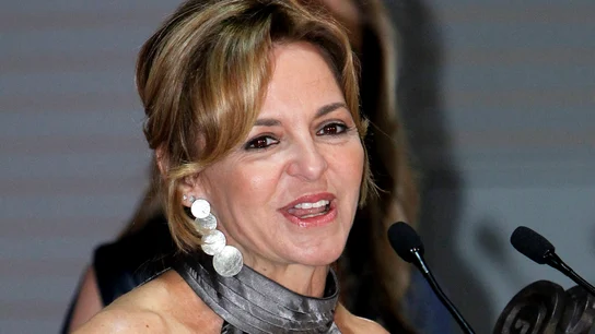 La periodista Almudena Ariza tras recibir un premio. La periodista Almudena Ariza tras recibir un premio.