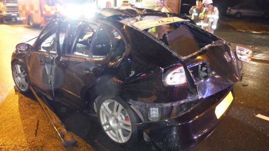 El coche ha quedado gravemente da&ntilde;ado tras la explosi&oacute;n