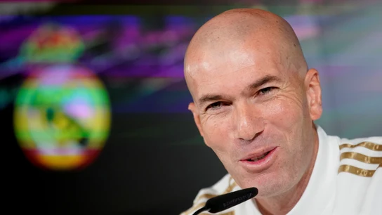 Zidane habla con los medios de comunicación Zidane habla con los medios de comunicación