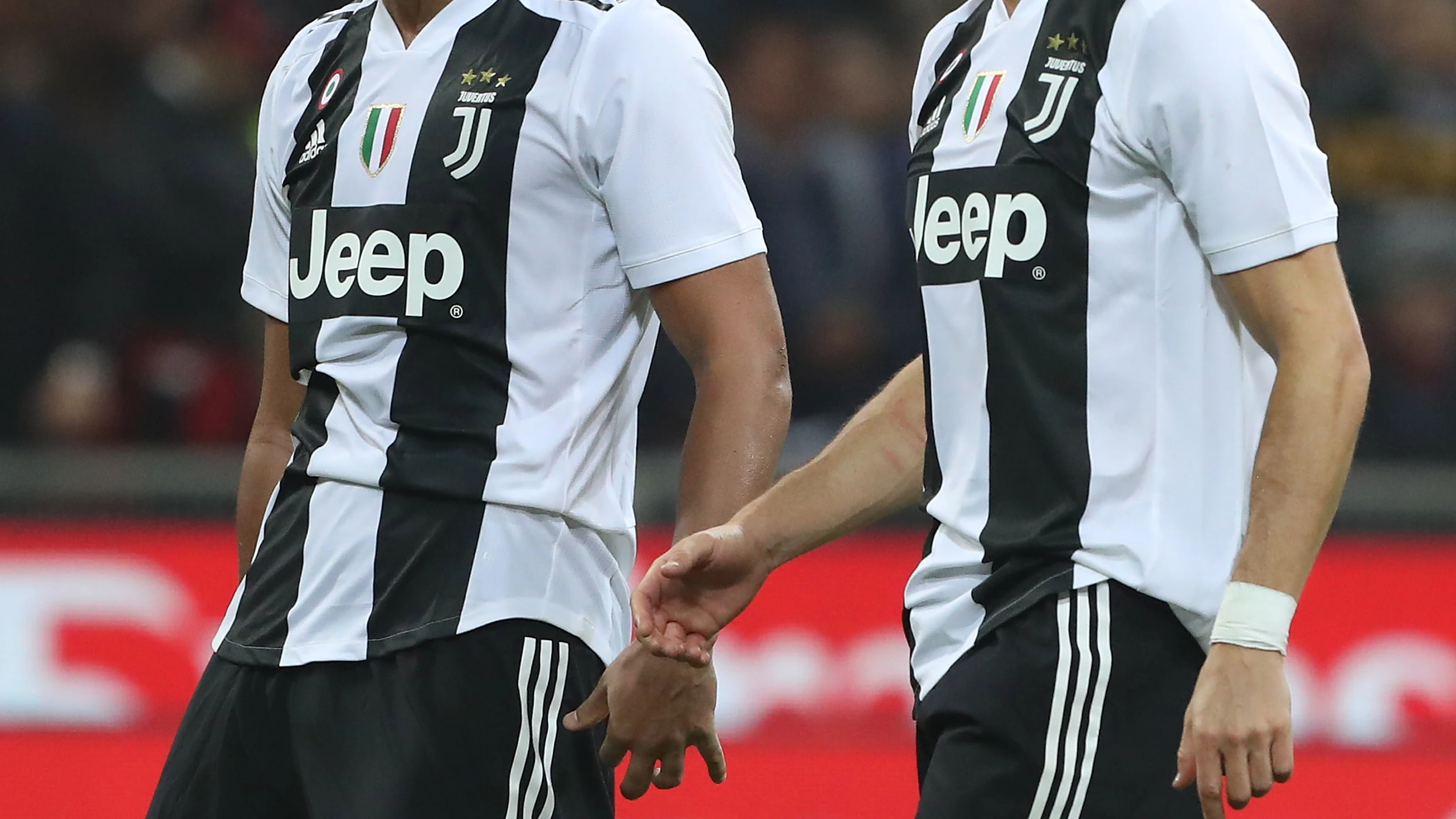 Cristiano y Benatia celebran una victoria de la Juve