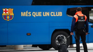 Máxima seguridad alrededor del autobús del FC Barcelona