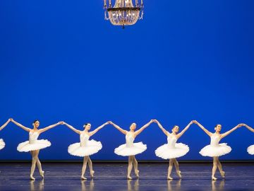 Bailarinas de la Academia de Ballet de la Ópera de Viena Bailarinas de la Academia de Ballet de la Ópera de Viena