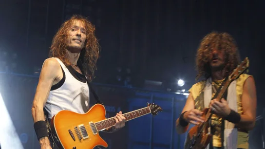 Robe Iniesta y Uoho de Extremoduro Robe Iniesta y Uoho de Extremoduro