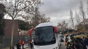El autobús del Real Madrid llega al Hotel Sofía de Barcelona antes del Clásico