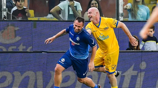 Antonio Cassano, durante un partido benéfico, junto a Gianni Infantino Antonio Cassano, durante un partido benéfico, junto a Gianni Infantino