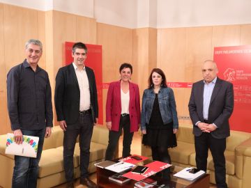 Los equipos negociadores de PSOE y EH Bildu se reúnen en la ronda de contactos de cara a la investidura de Pedro Sánchez Los equipos negociadores de PSOE y EH Bildu se reúnen en la ronda de contactos de cara a la investidura de Pedro Sánchez