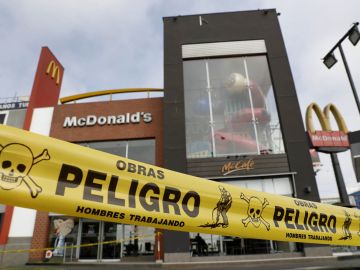 Detalle de un local del McDonald's en Lima Detalle de un local del McDonald's en Lima