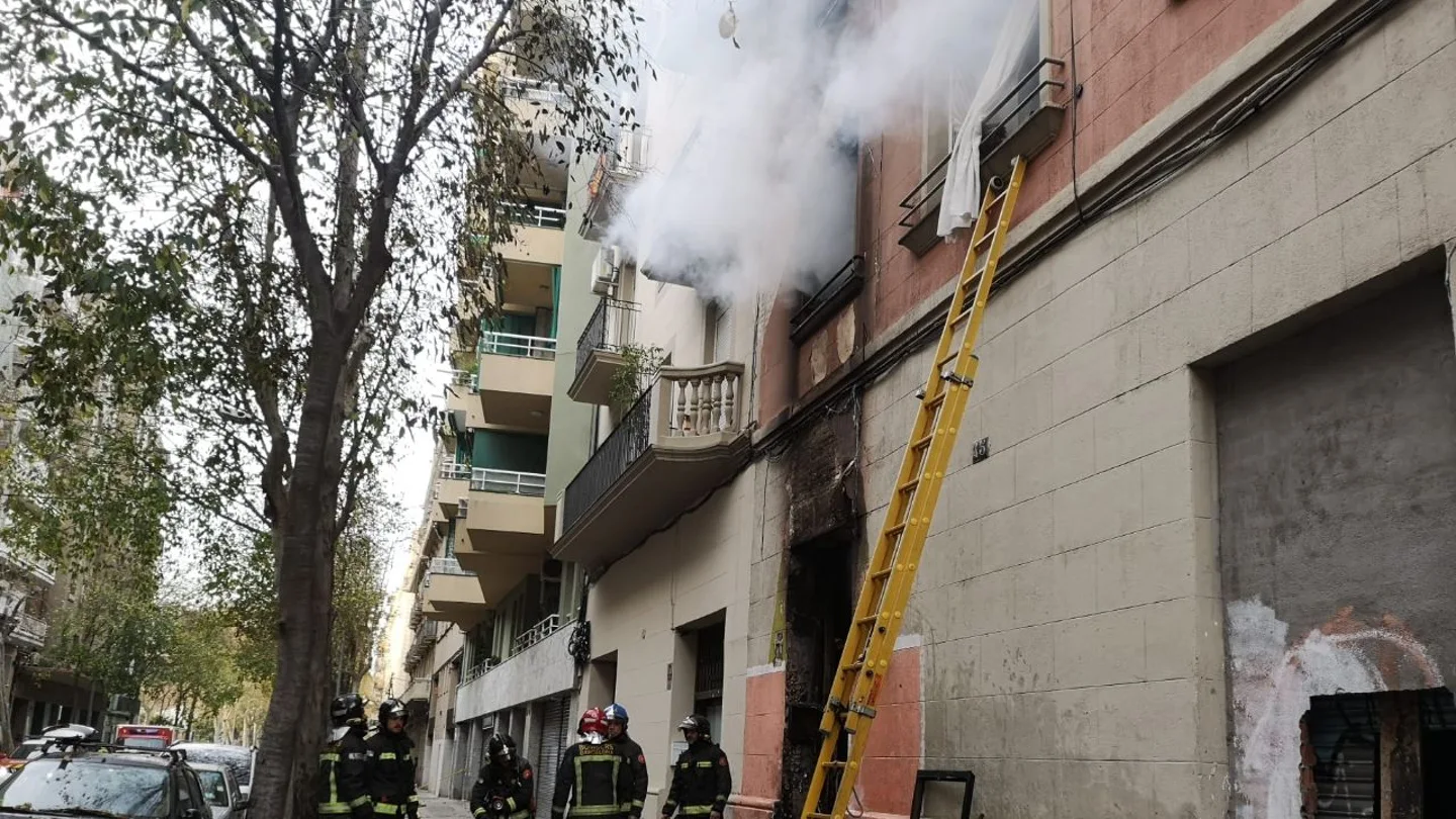 Incendio en un edificio cercano a la Sagrada Familia Incendio en un edificio cercano a la Sagrada Familia