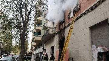 Incendio en un edificio cercano a la Sagrada Familia