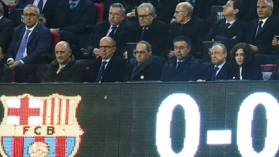 Quim Torra, Josep María Bartomeu y Florentino Pérez en el palco durante el Clásico Quim Torra, Josep María Bartomeu y Florentino Pérez en el palco durante el Clásico