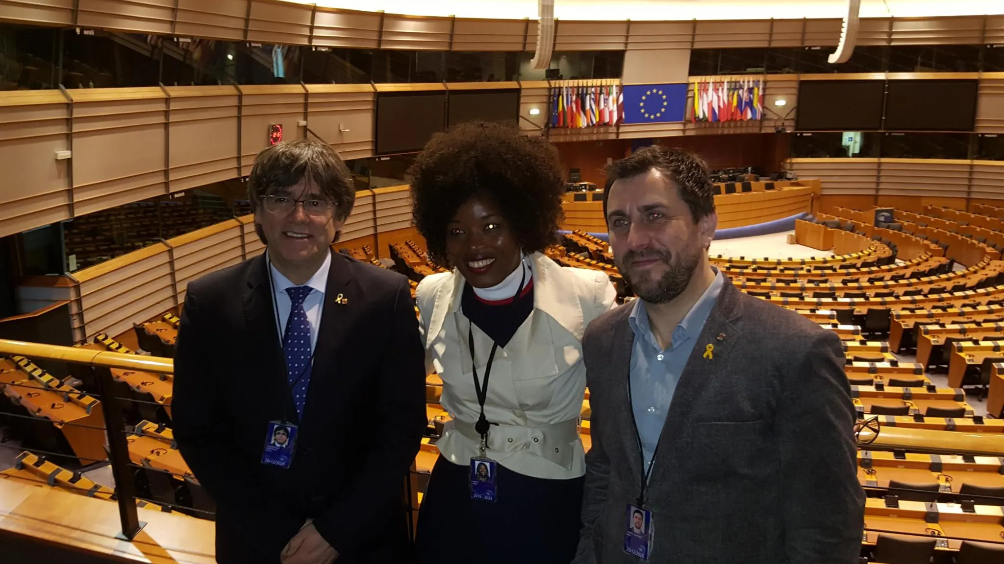 Carles Puigdemont y Toni Comín en la tribuna del Parlamento Europeo