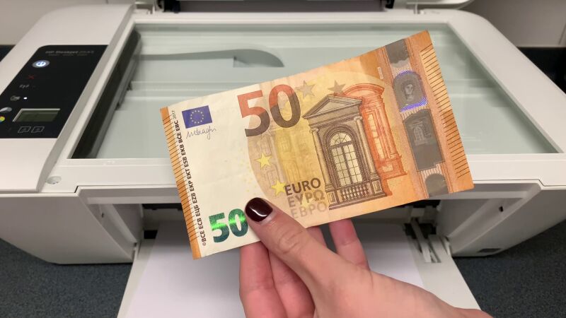 VÍDEO: ¿Qué pasa si intentas fotocopiar un billete?