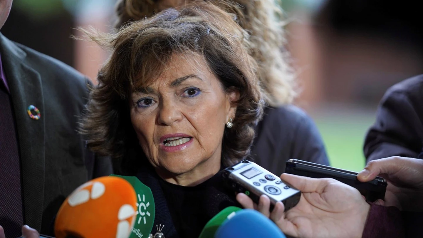 Carmen Calvo ante los medios Carmen Calvo ante los medios