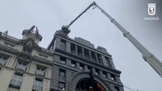 Muere la mujer golpeada por la caída de una cornisa en Madrid por el temporal Muere la mujer golpeada por la caída de una cornisa en Madrid por el temporal