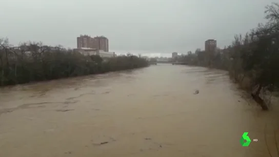El río Pisuerga se desborda a su paso por Valladolid El río Pisuerga se desborda a su paso por Valladolid