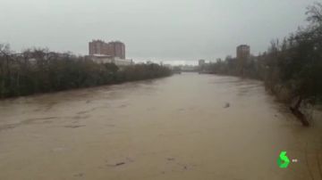 El río Pisuerga se desborda a su paso por Valladolid