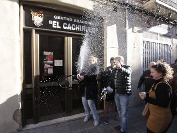 El Centro aragonés Cachirulo de Reus (Tarragona) reparte 320 millones del Gordo El Centro aragonés Cachirulo de Reus (Tarragona) reparte 320 millones del Gordo