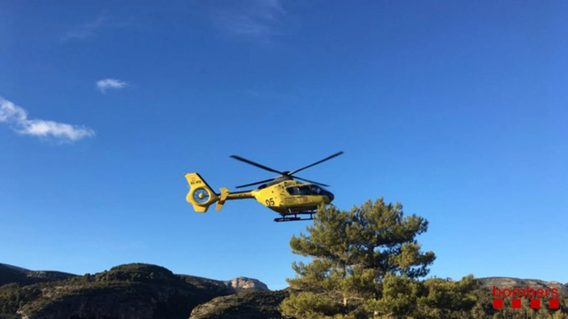 El helicóptero de los Bomberos de la Generalitat en el lugar de los hechos