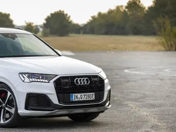 Audi Q7 60 TFSIe quattro Audi Q7 60 TFSIe quattro