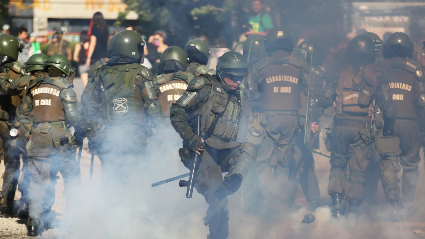 Despliegan un millar de policías en la zona cero de las protestas en Chile Despliegan un millar de policías en la zona cero de las protestas en Chile