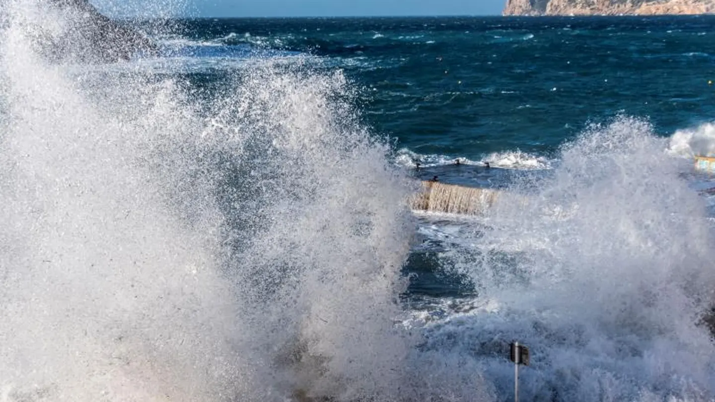 Olas durante el temporal Olas durante el temporal