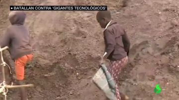 La batalla de las familias de 14 niños muertos o heridos en minas de cobalto a los gigantes tecnológicos: "Les han robado la vida"