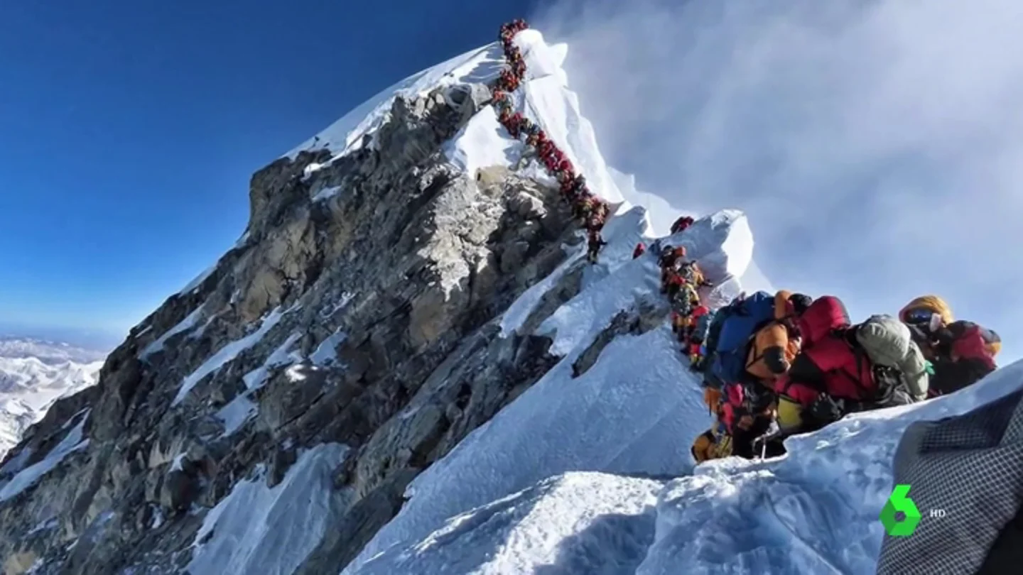 Las nuevas (y estrictas) normas que debes saber si quieres subir el Everest Las nuevas (y estrictas) normas que debes saber si quieres subir el Everest