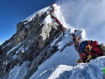 Las nuevas (y estrictas) normas que debes saber si quieres subir el Everest Las nuevas (y estrictas) normas que debes saber si quieres subir el Everest