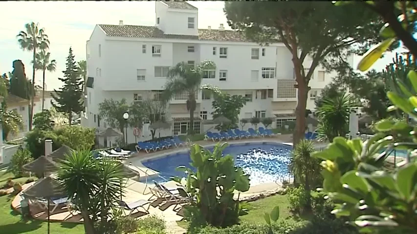 Investigan si un fallo en el sistema de succión de la piscina de Mijas pudo ser la causa de la muerte de un padre y sus dos hijos