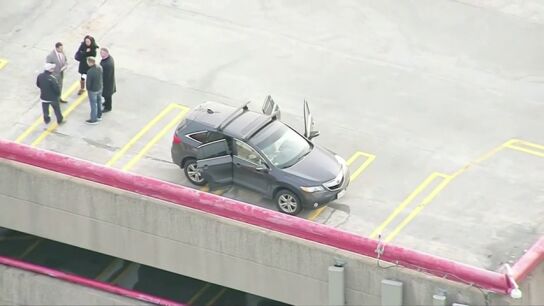 Hallan muertos a una mujer y dos ni&ntilde;os en un parking de Massachusetts el d&iacute;a de Navidad