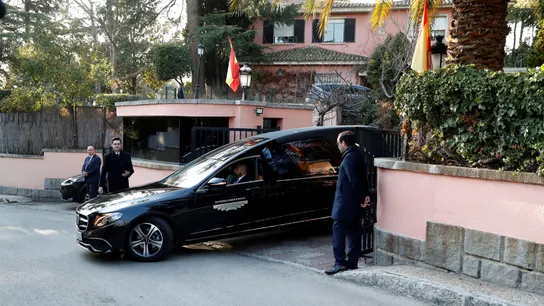 Salida del vehículo de la funeraria que transporta el féretro de la infanta Pilar de Borbón Salida del vehículo de la funeraria que transporta el féretro de la infanta Pilar de Borbón